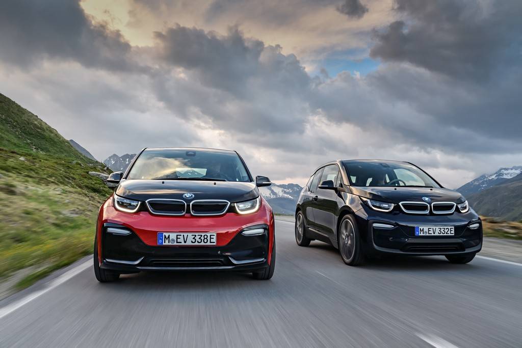 BMW nuova i3 Blue e Rossa Strada